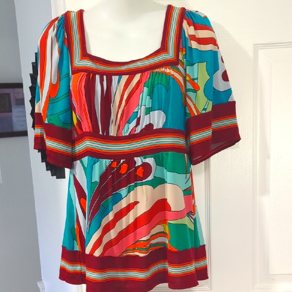 BCBGMAXAZRIA BOX NECKLINE COLORFUL TUNIC MEDIUM TOP